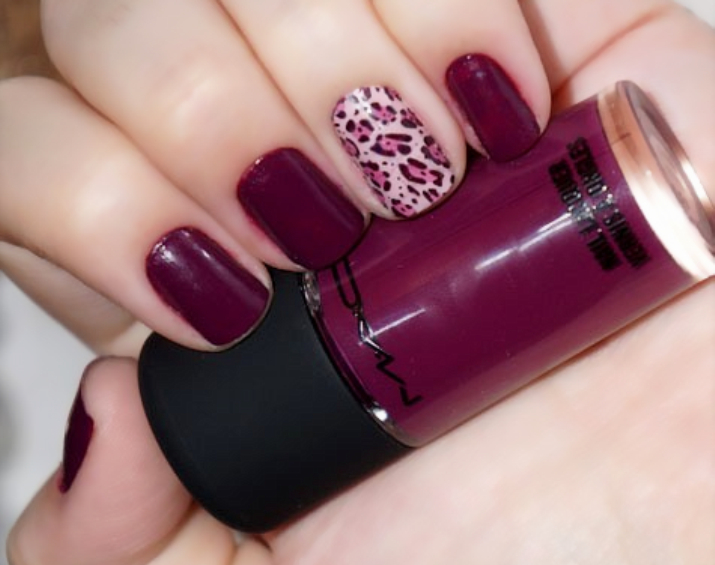 Batom e Esmalte Rebel MAC