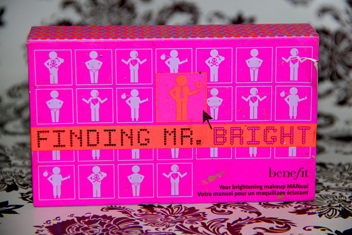 Kit Finding Mr. Bright da Benefit