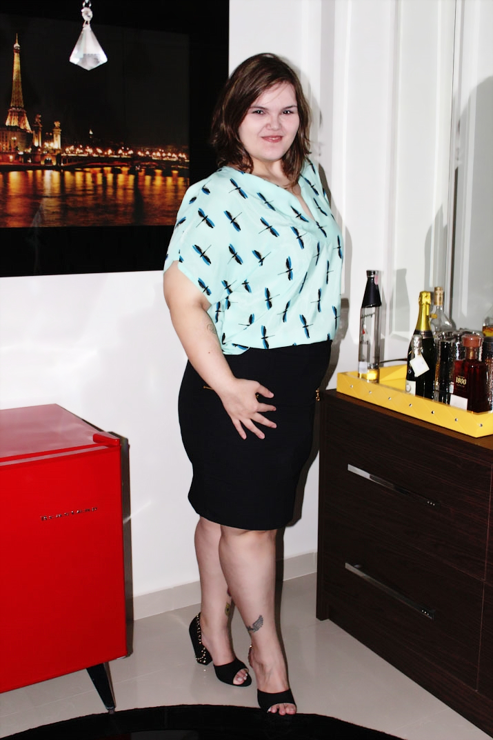 Look Plus Size Saia e Camisa