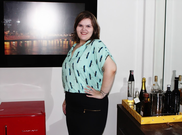 Look Plus Size Saia e Camisa