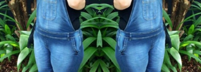 Look Plus Size Jardineira Jeans