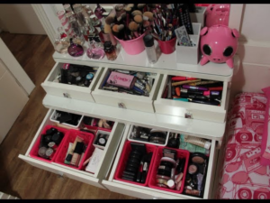 Read more about the article Coleção e Organização de Maquiagem!
